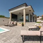 Villa Evita Zadarvillas Skabrnje