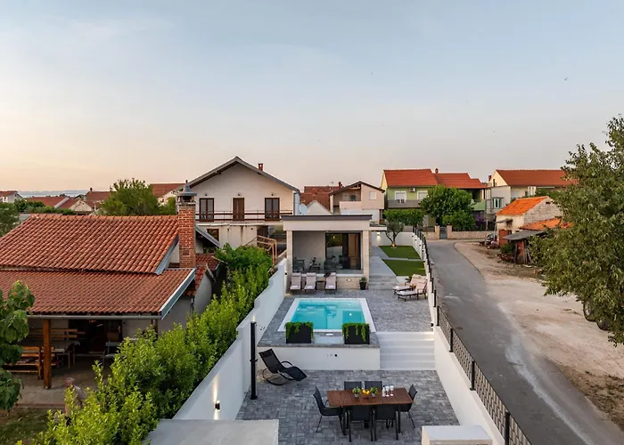 Evita Zadarvillas * Skabrnje