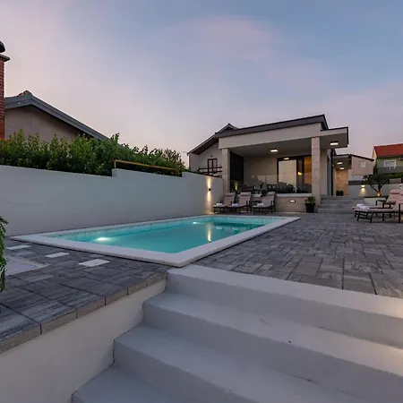 빌라 Evita Zadarvillas Skabrnje