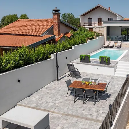 Evita Zadarvillas וילה