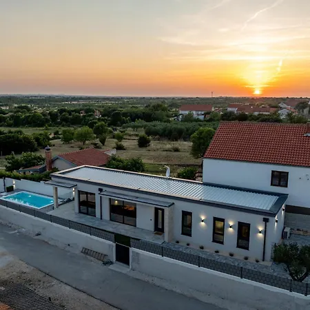 Evita Zadarvillas וילה *