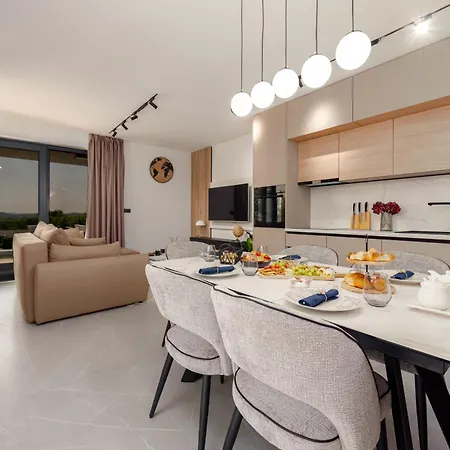 Evita Zadarvillas * Skabrnje